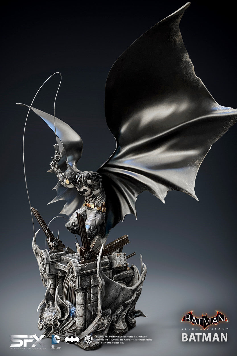 BATMAN ARKHAM KNIGHT 1:8 SCALE STATUE