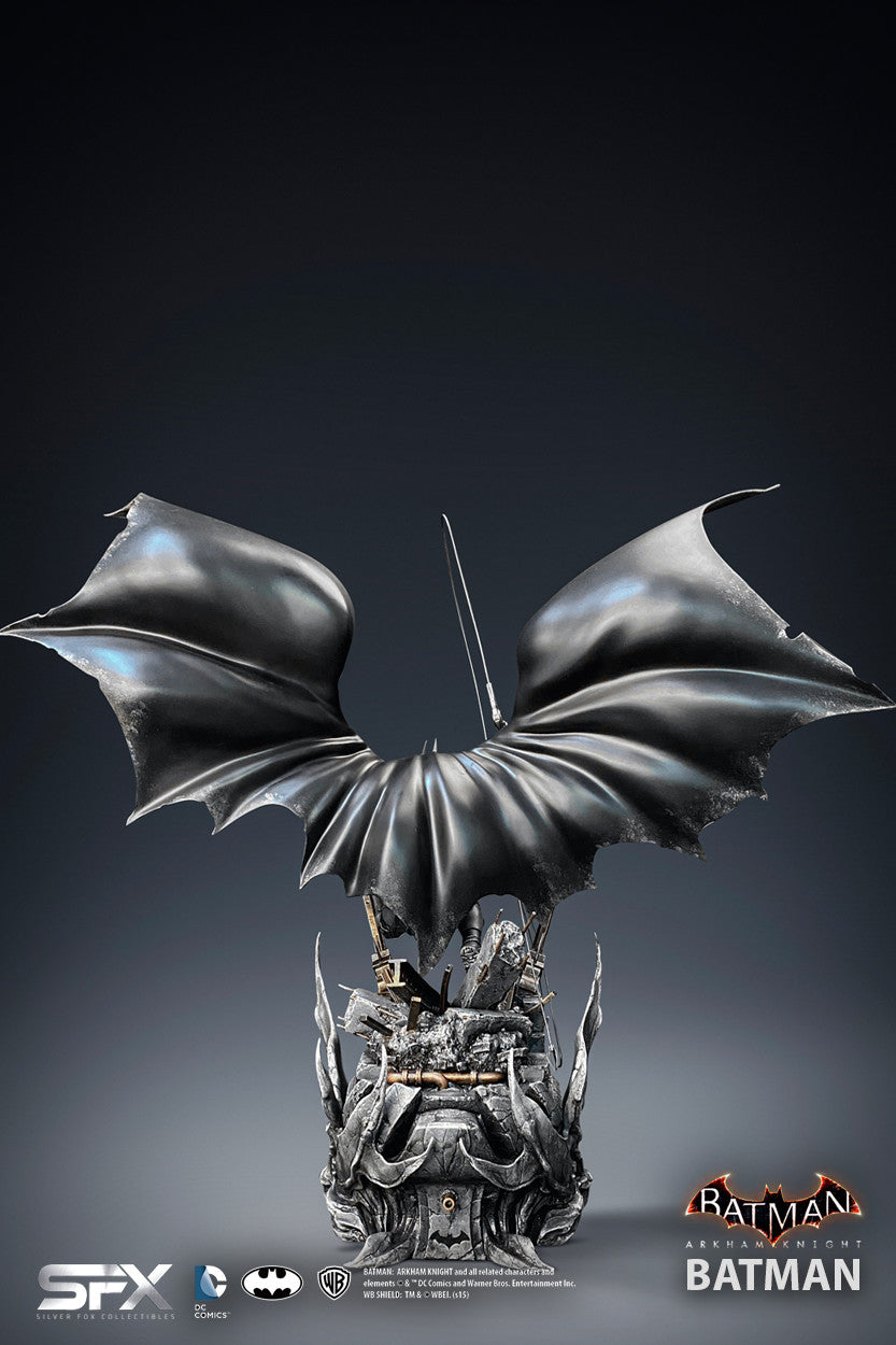 BATMAN ARKHAM KNIGHT 1:8 SCALE STATUE