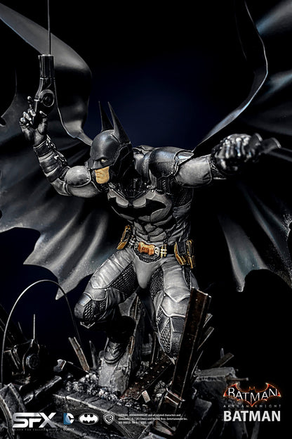 BATMAN ARKHAM KNIGHT 1:8 SCALE STATUE