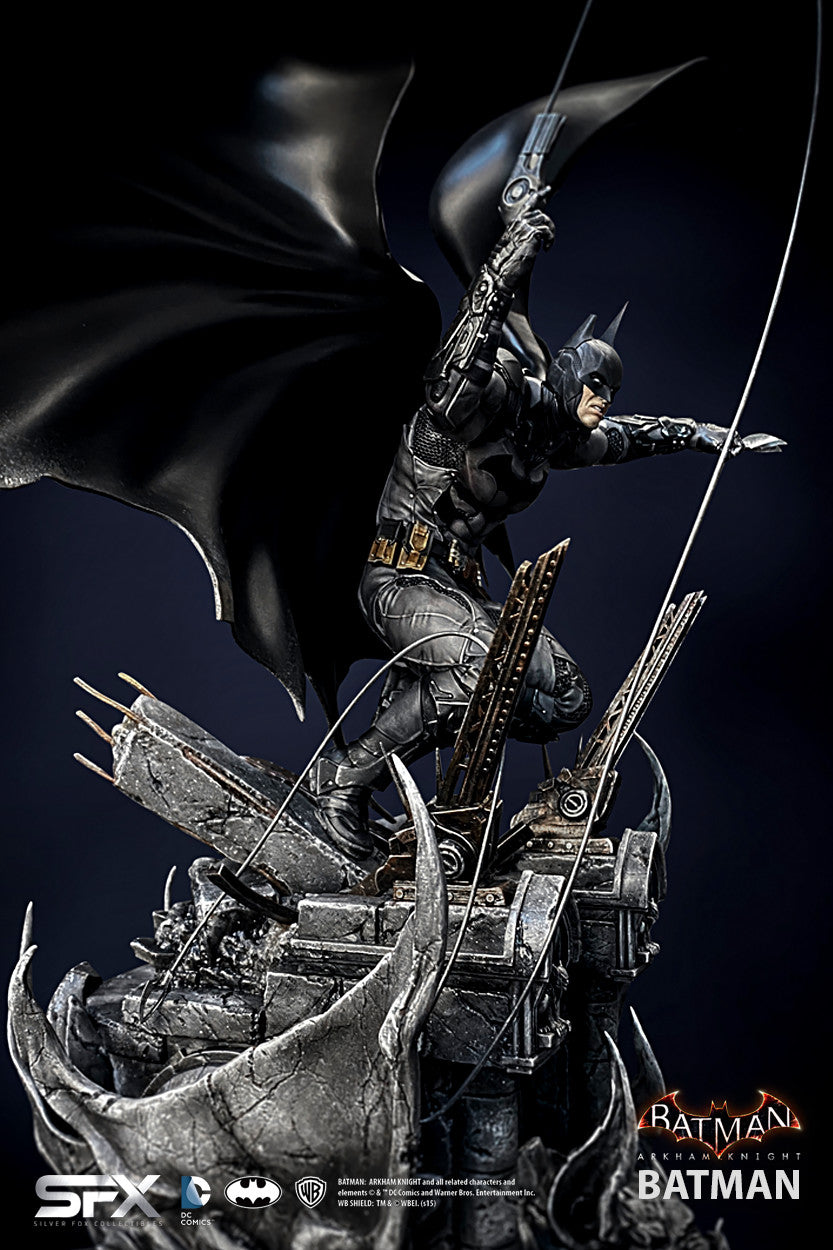 BATMAN ARKHAM KNIGHT 1:8 SCALE STATUE