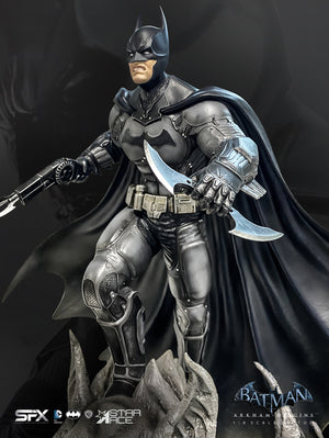 Batman-Arkham Origins Excl Statue