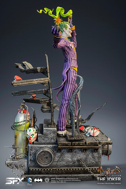 THE JOKER ARKHAM ASYLUM 1:8 SCALES STATUE